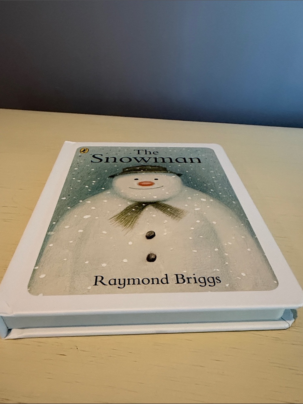 NWOT The Snowman Book by Raymond Briggs